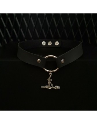 Süpürgeli Cadı Tasma